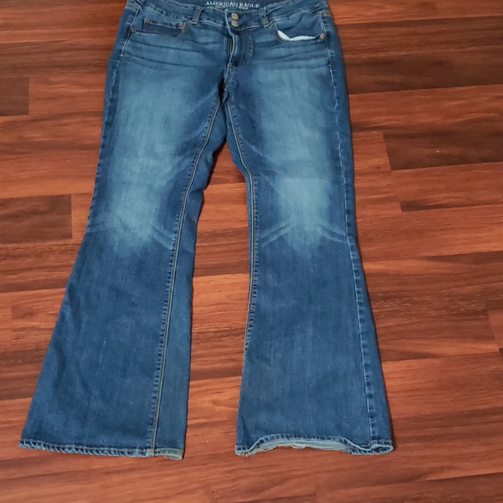 American eagle flares Jean's